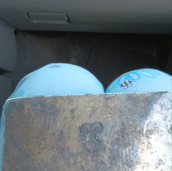 VINTAGE SOLID SILVER H INGED BOX LINED WITH WOOD MARKED 1932 AS AN ANNIVERY GIFT - Picture 4 of 5